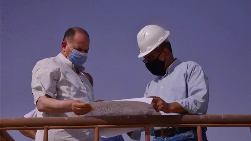 محافظ أسيوط يتفقد أعمال تنفيذ مشروع صرف صحي منطقة عرب العوامر الصناعية