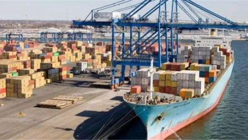 الإحصاء: 8.6% تراجعا بقيمة العجز في الميزان التجاري في يونيو