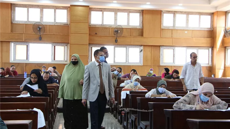 عميـد طب المنوفية يتفقد إمتحانات الدراسات العليـا .. صــــور