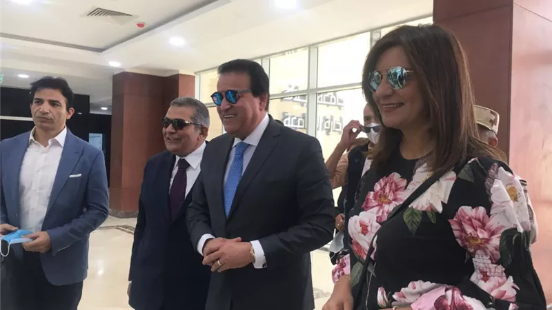 وزيرا الهجرة والتعليم العالى وحيدر يبدأوا زيارة شباب الدارسين المصريين بالخارج لجامعة الجلالة.. بالصور