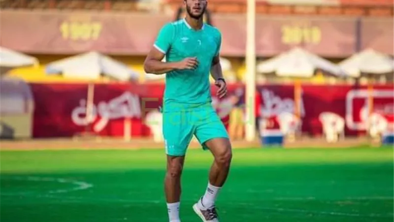 «تقلب الموازين».. أحمد حسن يكشف«مفاجأة» فى عقد رمضان صبحى مع بيراميدز