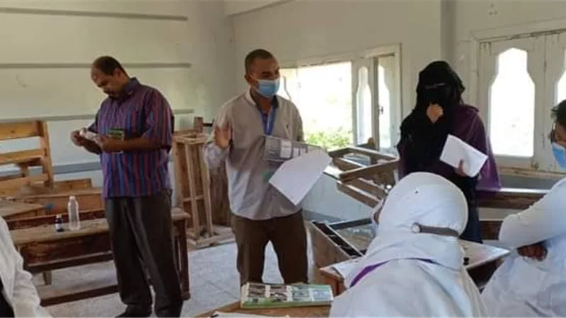 ١٣٠ طالباً يؤدون اختبار القدرات للالتحاق بالمدرسة الفنية للتعليم المزدوج بجامعة سوهاج