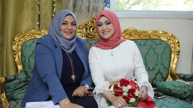 مأذونة الشرقية تعقد قران زميلة