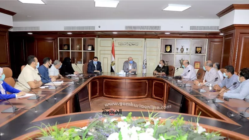 محافظ بني سويف يتابع تنفيذ مشروع تطوير كورنيش النيل