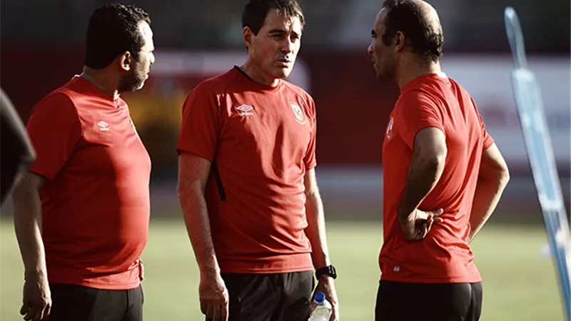 فايلر وعبدالحفيظ يناقشان المرحلة المقبلة فى الاهلى