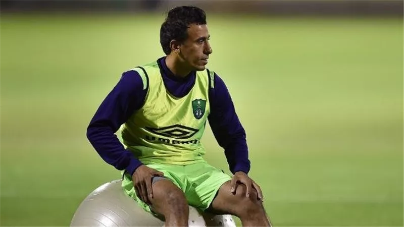 عبدالشافى يوجه رسالة لبديله فى الزمالك .. صور