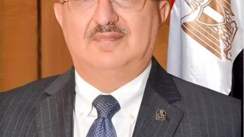 رئيس جامعة أسيوط يشيد بالاهتمام الرئاسي من أجل تنفيذ مشروع الجامعة الأهلية