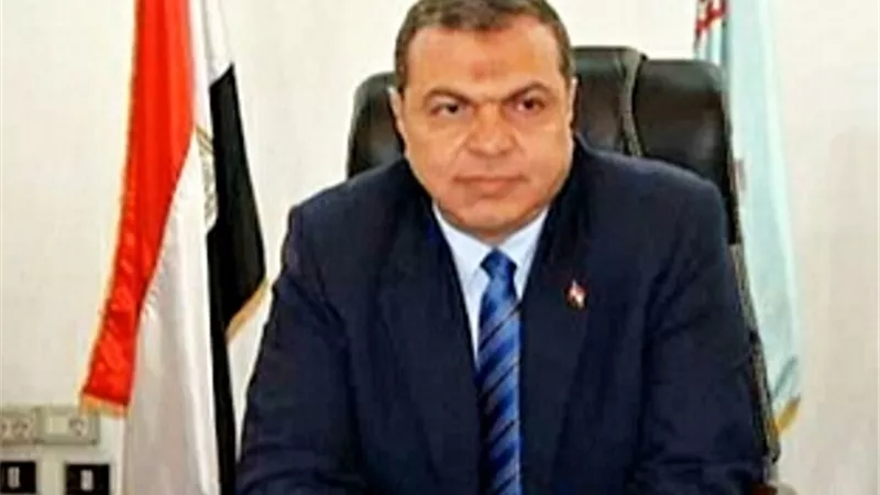 القوى العاملة توفر 11 فرصة عمل للسيدات بمصنع ملابس الوادى الجديد