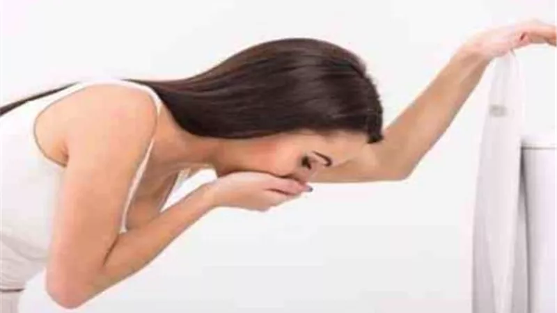 الثوم والفواكه قليلة الحموضة ..علاجات طبيعية لمرض شائع
