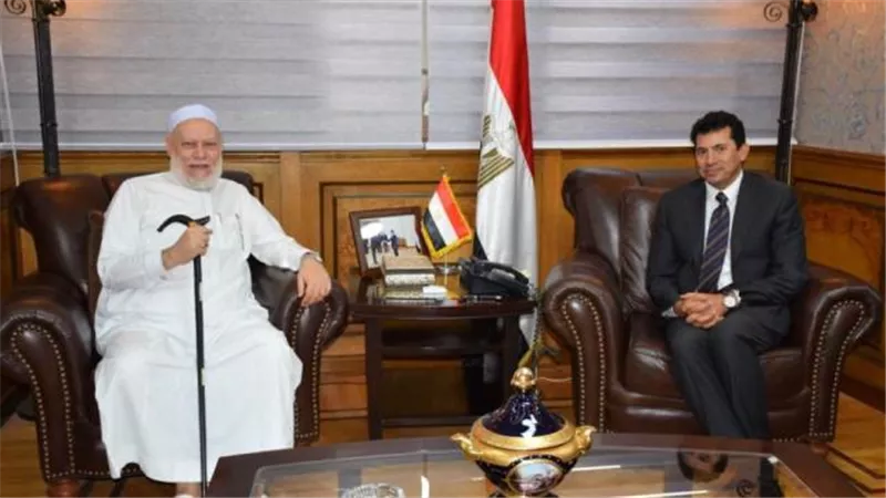 أشرف صبحى وعلى جمعه في لقاء مفتوح مع الشباب ..غدا