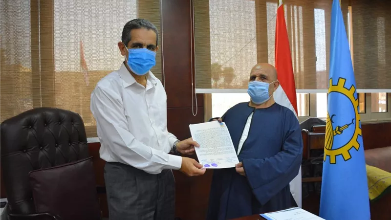 محافظ الغربية: تسليم 3 عقود لتقنين التعديات والمخالفات وتحصيل أكثر من59 مليون