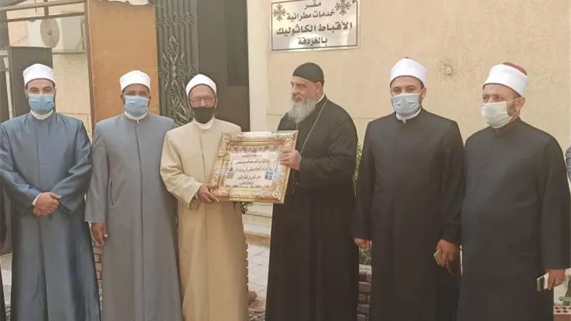 وعاظ الأزهر يزورون كنيسة القديس يوسف بالبحر الأحمر
