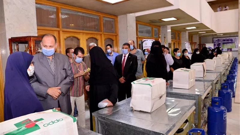محافظ أسيوط يوزع 15 مشروعا انتاجيا للأسر الأولى بالرعاية والأكثر احتياجاً ضمن مبادرة 