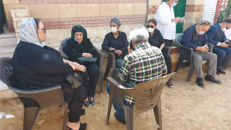 اول ظهور للفنانة رجاء حسين بعد غباب طويل فى جنازة عايدة كامل.. صور