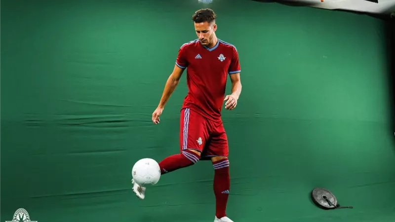شاهد أول كلمات لـ رمضان صبحى بقميص بيراميدز.. فيديو