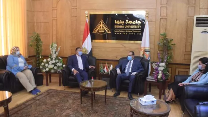 رئيس جامعة بنها يستقبل أمين المجلس الأعلي للجامعات