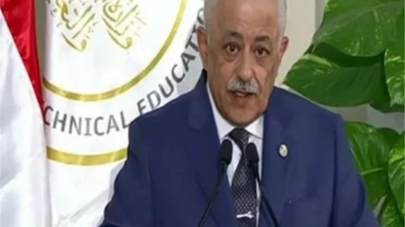 شوقي: تلاميذ ابتدائي يعتمدون على التعليم الالكتروني وخفض الكثافات الى ١٥ طالبا في الفصل