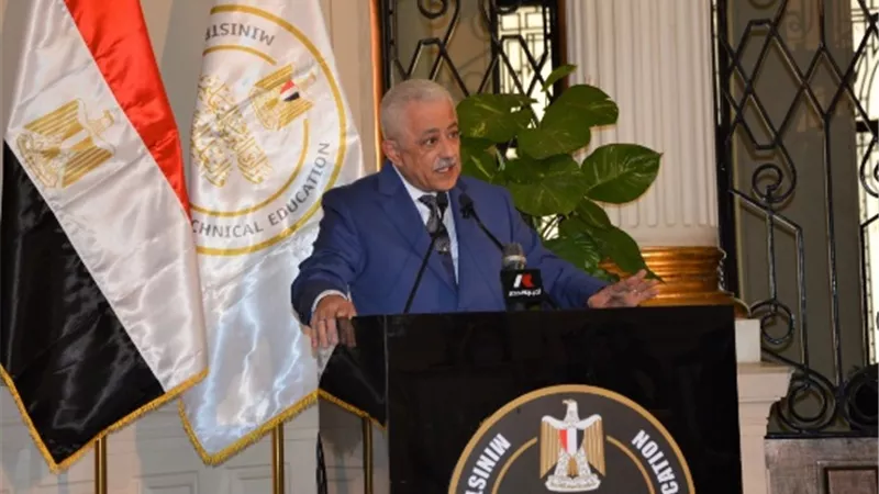 شوقي يوضح الوسائل التعليمية البديلة المكملة للحضور بالمدارس