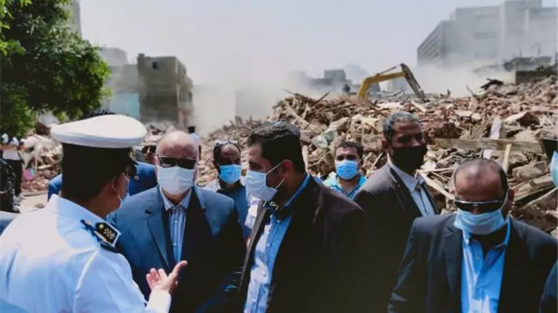محافظ القاهرة يتفقد ازالة منطقة سيدى فرج العشوائية بحى روض الفرج بالصور