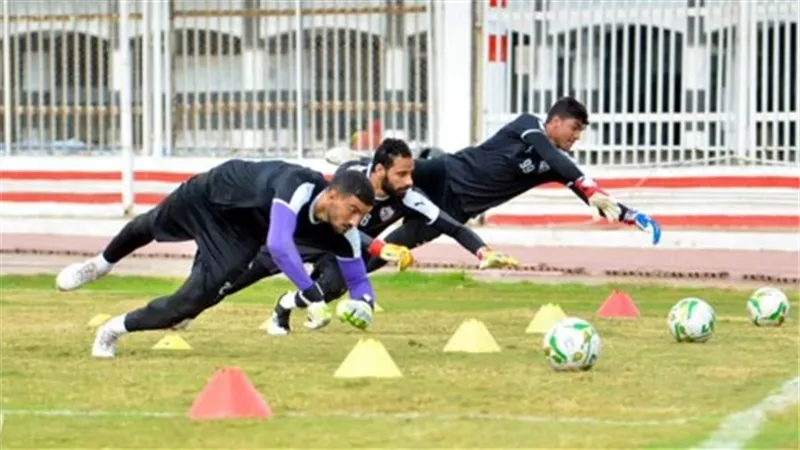 مران قوية لحراس مرمى الزمالك.. شاهد