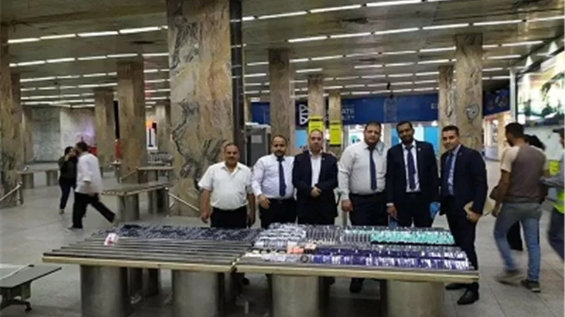 ضبط 950 قطعة مستحضرات تجميل مع راكبة قبل تهريبها من ايطاليا