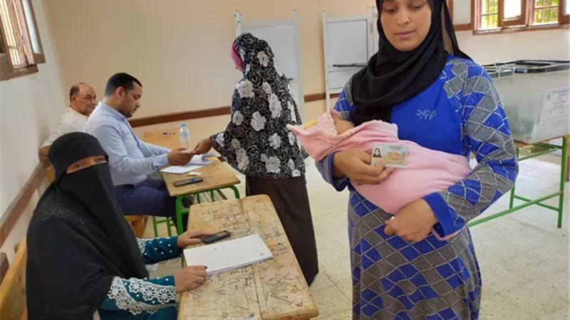 المرأة تتصدر المشهد في جولة الإعادة بالشيوخ ببنى سويف.صور