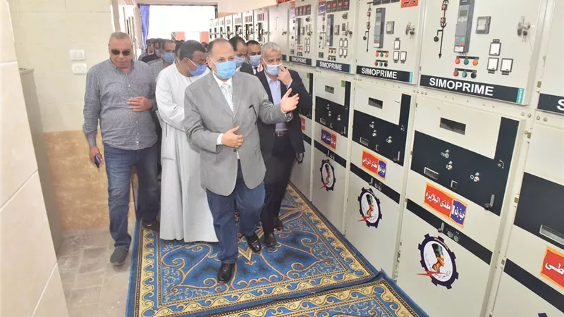 محافظ أسيوط يفتتح لوحتي توزيع كهرباء أبوتيج البحرية والزرابي بتكلفة 80 مليون جنيه