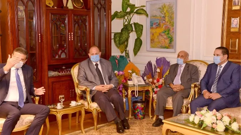 بمناسبة عيد الفلاح.محافظ أسيوط يبحث تنفيذ المشروعات ودعم الإستثمار مع رئيس البنك الزراعي المصري