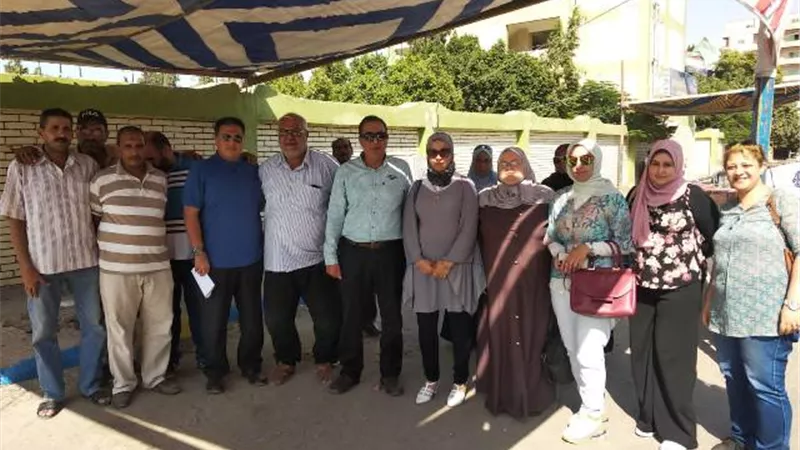 نقيب الأطباء البيطريين بالإسماعيلية يدلي بصوته في الإعادة بالشيوخ 2020.صور