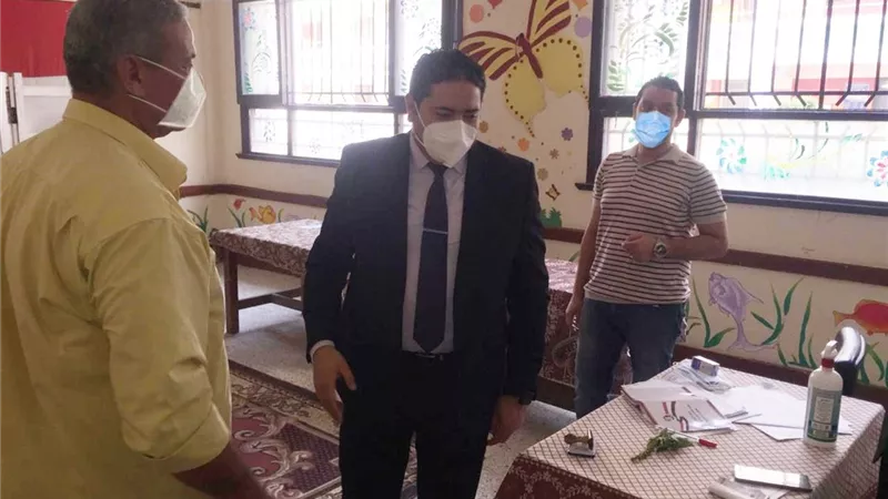 نائب محافظ بني سويف يتفقد لجان انتخابات الشيوخ