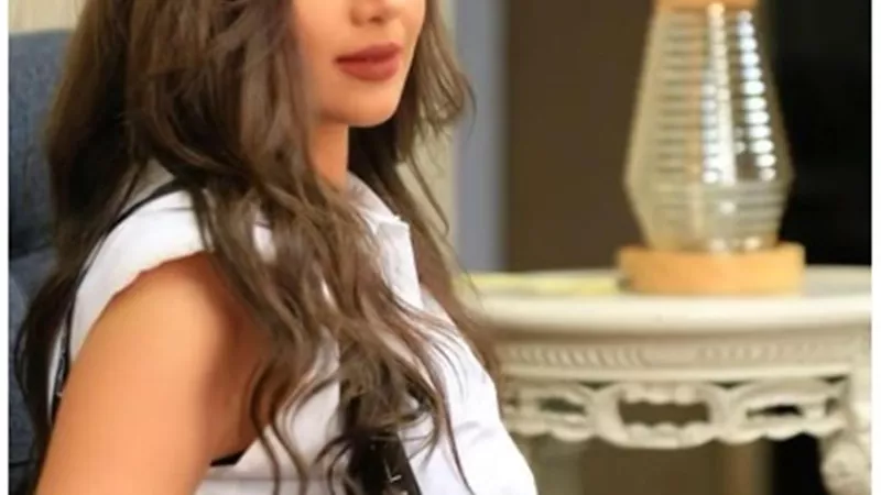 شاهد.. إطلالة أنيقة وظهور رائع للإعلامية رضوى الشربينى