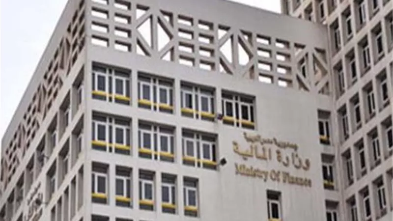 المالية : مُهلة ٦ أشهر لإتاحة الدفع غير النقدي في منافذ التحصيل دون تكلفة