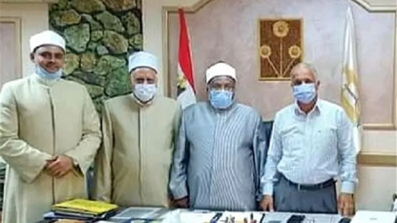 الأزهر يدفع بقوافل وعظية لتصحيح المفاهيم والدعوة إلى الوسطية بالوادى الجديد..صور
