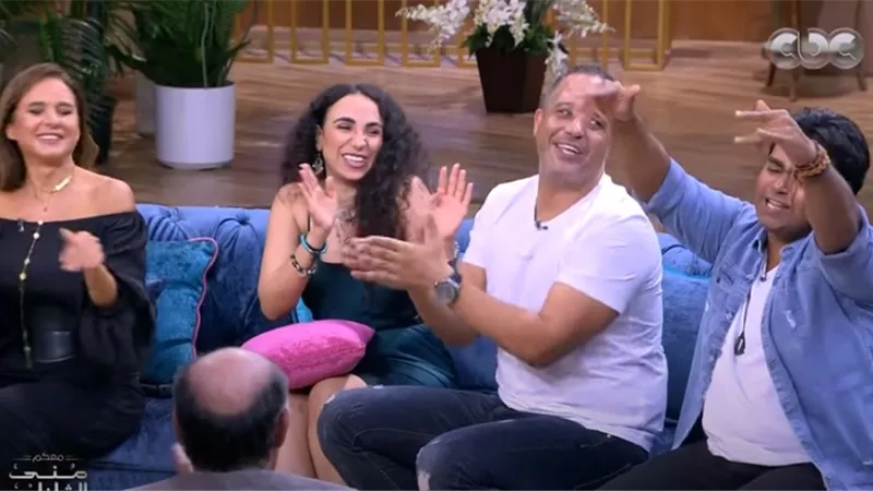 طبل ورقص.. تحدي عصابة سكر وعمر بين أبطال مسلسل بـ 100 وش.. فيديو