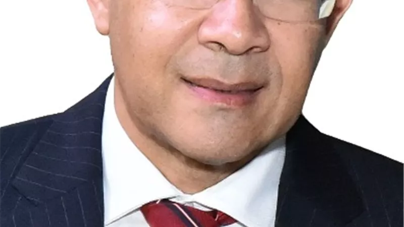 د.خالد ابو زيد يطالب دراسة هيدرولوجيه لكافة المنشأت على السواحل لتجنب الفيضان