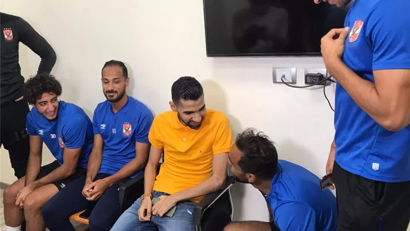 مؤمن زكريا يصل الأهلي لتكريمه من قبل الجهاز الفني