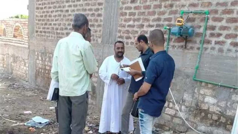 ضبط ٢٥ توصيلة مياه شرب مخالفة بدشنا.صور