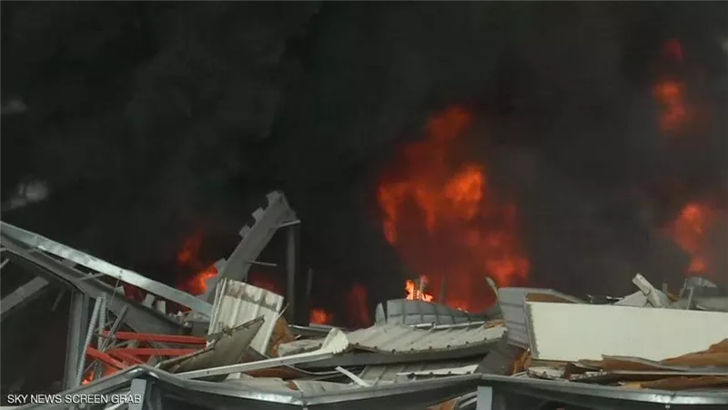 الصليب الأحمر اللبناني: لا مخاوف من حدوث انفجار بسبب حريق مرفأ بيروت