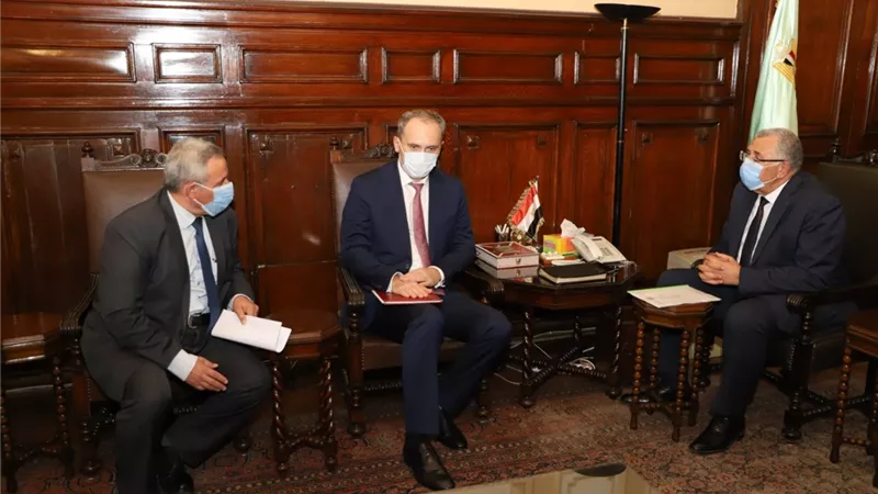 وزير الزراعة يبحث مع سفير بيلاروسيا التعاون الزراعي وتبادل الخبرات بين البلدين
