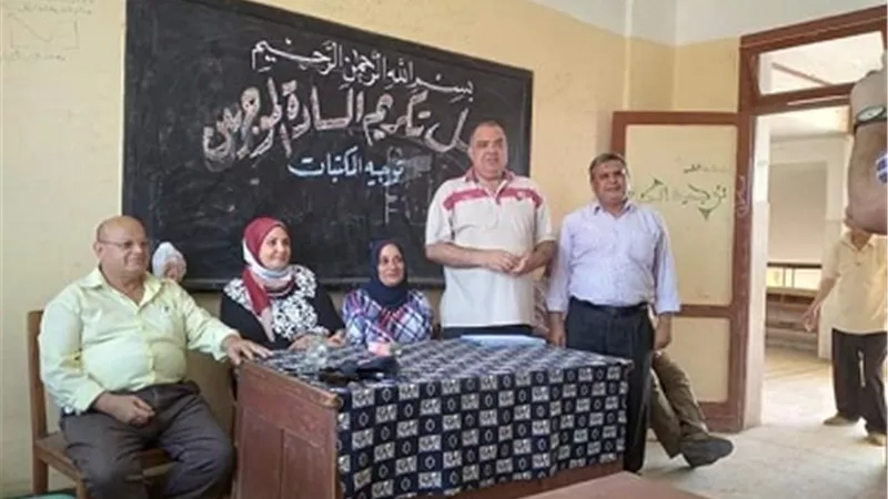 توجيه مكتبات بني سويف يكرم المحالين للمعاش
