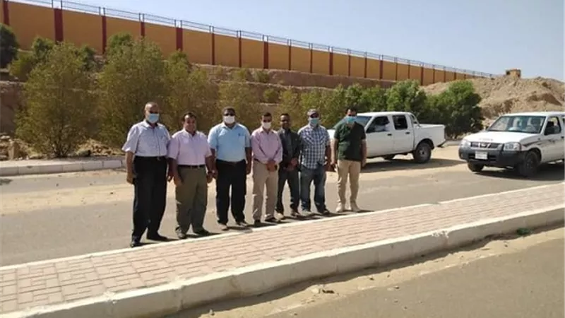 لجنه هندسبه لمعاينة أرض الجامعة الأهلية بجامعة جنوب الوادى