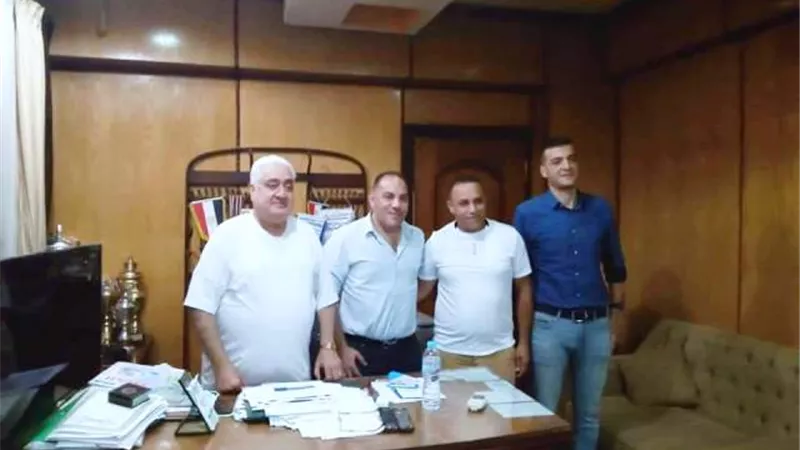 احمد بلال نجم الاهلى يزور نادى الشرقية.. بالصور