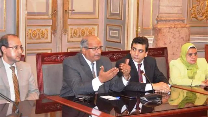 مديرية تعليم القاهرة توقع اتفاقية لمحاربة الأمية مع الهيئة القومية لتعليم الكبار.. بالصور