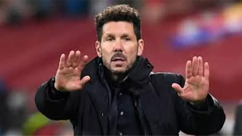 إصابة سيميوني مدرب أتلتيكو مدريد بفيروس كورونا