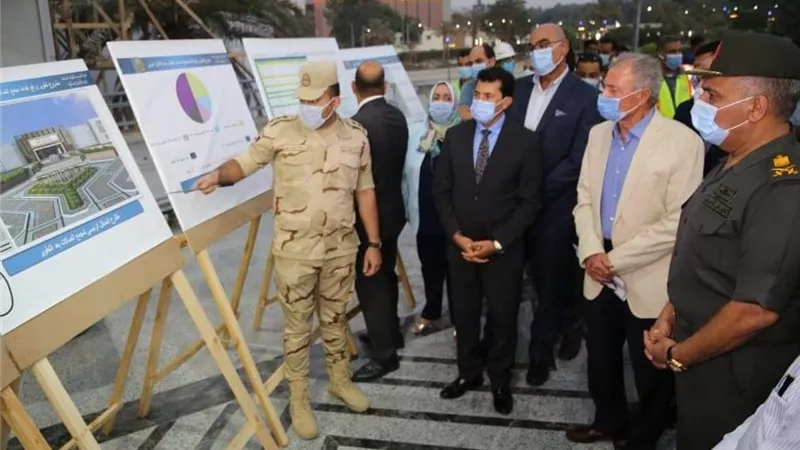 وزير الرياضة خلال تفقده الصالة المغطاة باستاد القاهرة ... قرعة المونديال تجاوزت المليار مشاهدة