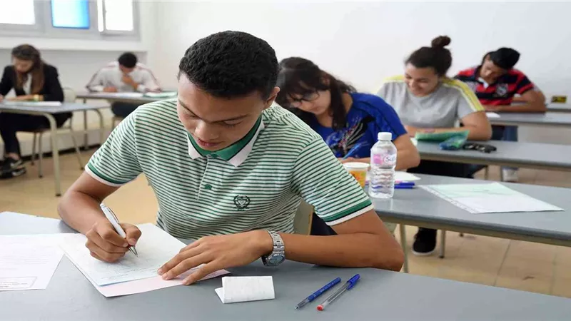 الجزائر تحظر شبكات التواصل الاجتماعي منعاً للغش في 