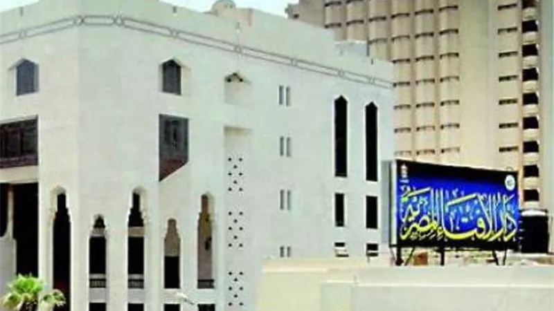 هل حصول الموظف على اكرامية حرام؟ .. دار الإفتاء تجيب
