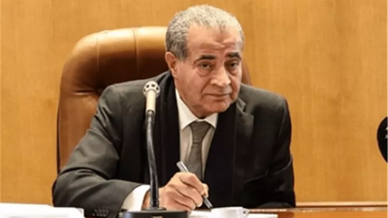 التموين: كمامة إجباريا لكل بطاقة تضم 3 أفراد