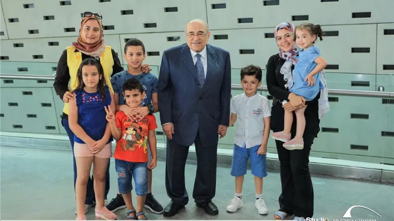 مدير مكتبة الإسكندرية يستقبل أسرتي 