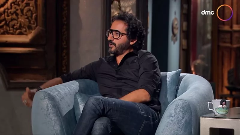 شاهد.. كيف اعترف أحمد حلمي بحبه لـ منى زكي (فيديو)